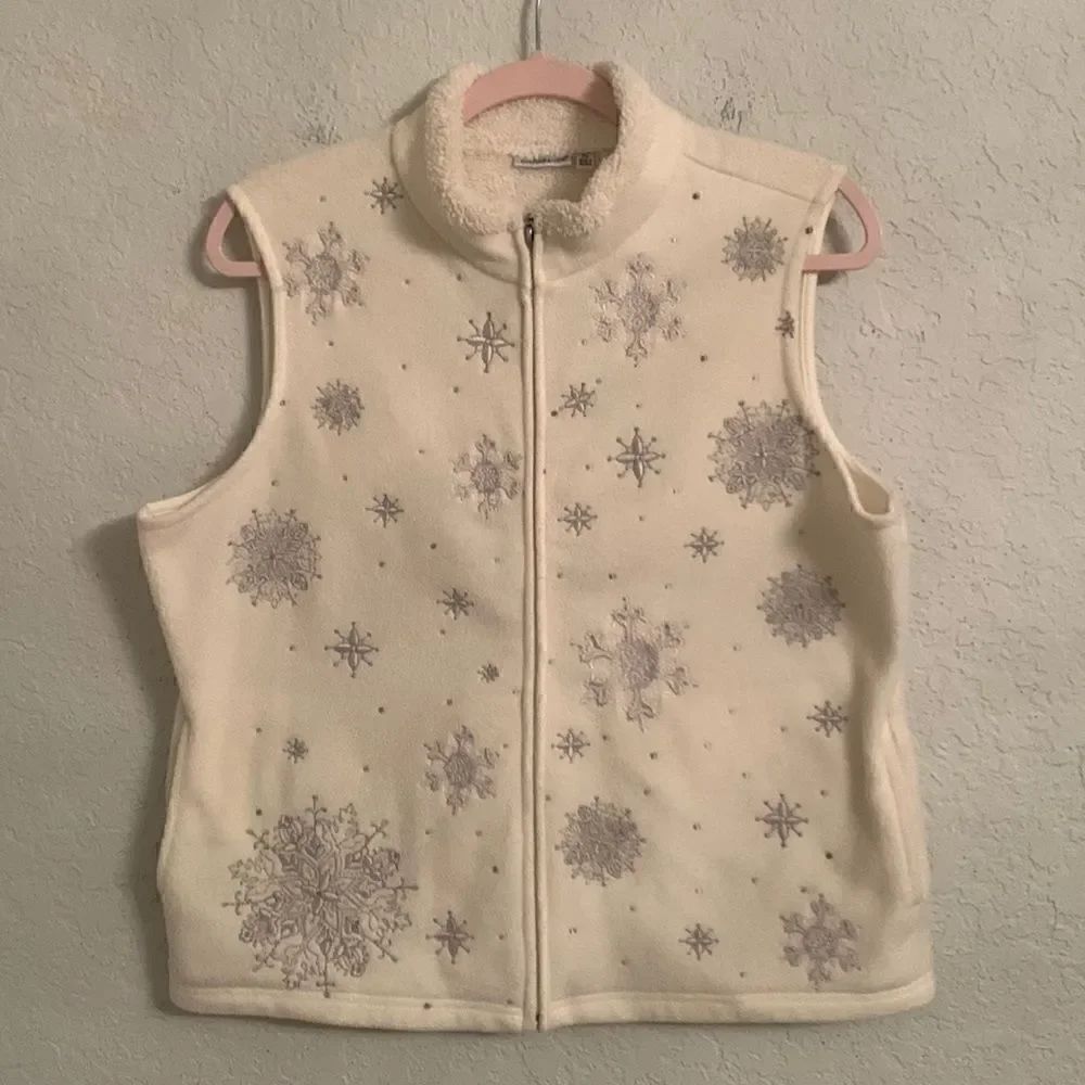 Croft & Barrow Fleece Embroidered Snowflake Vest Size LP